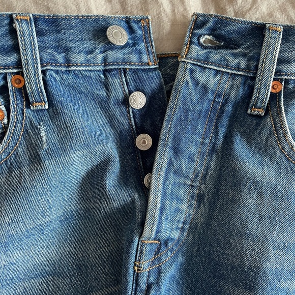 Levi’s Denim Skirt size 26 - Picture 4 of 7